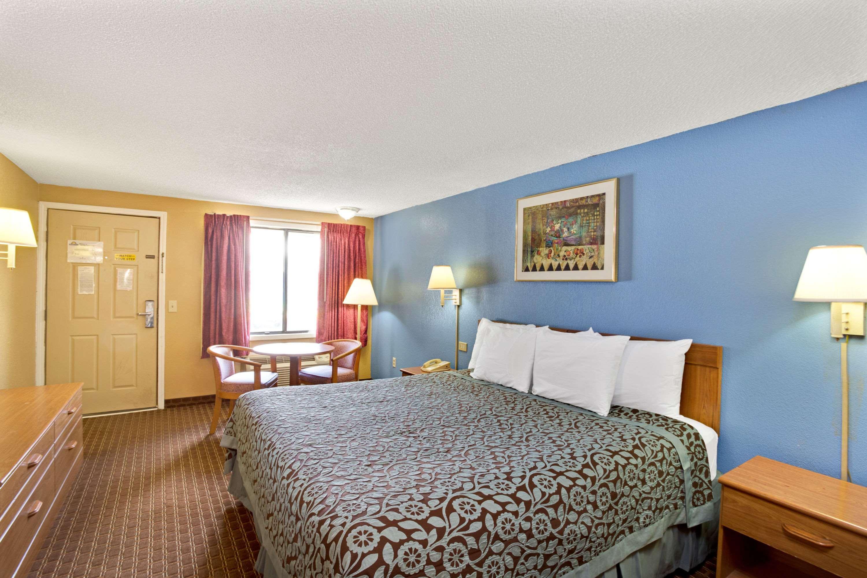 Days Inn By Wyndham Lawrenceville Esterno foto