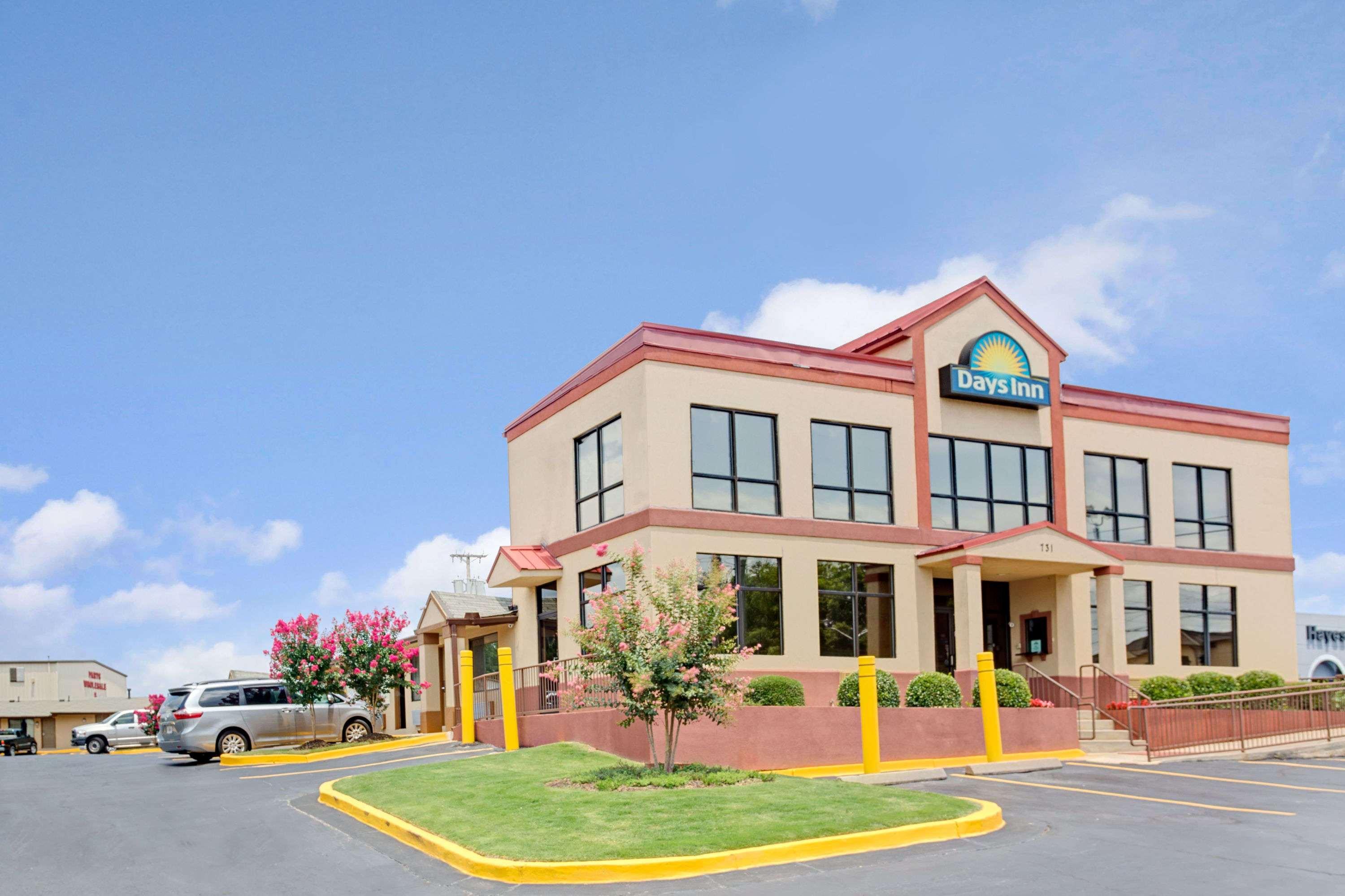 Days Inn By Wyndham Lawrenceville Esterno foto